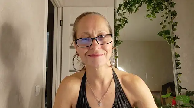 Chat XXX en directo de LioraWeiss