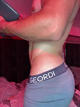 Chatroom XXX en direct de MR_MUSCLE