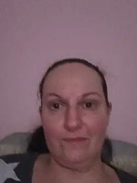 BustyLadyAlma's Live XXX Chat
