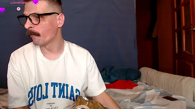 CozyCurves' Live XXX Chat