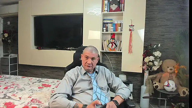 SpartacusDaddy48 Chat XXX live