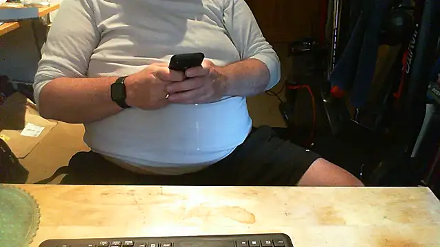 Owned_drone Chat XXX live