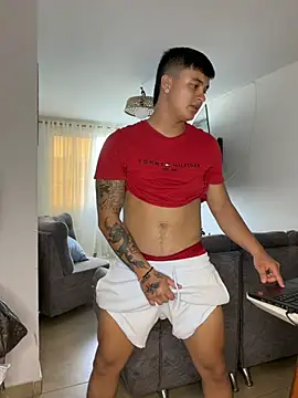 Christopher_strongg Chat XXX in diretta
