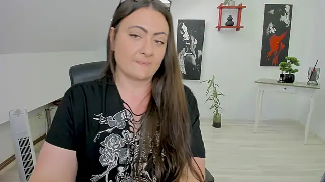MistressDarrah Chat XXX live