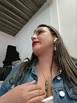 צ'אט XXX בשידור חי של cataleyamyst