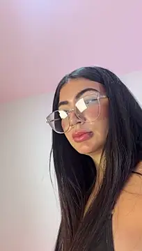 צ'אט XXX בשידור חי של Mia_222