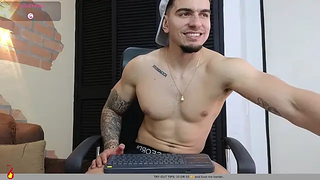 Josh_miller01 élő XXX-chatje