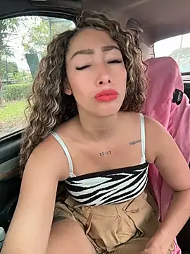 roxyrougee Chat XXX in diretta