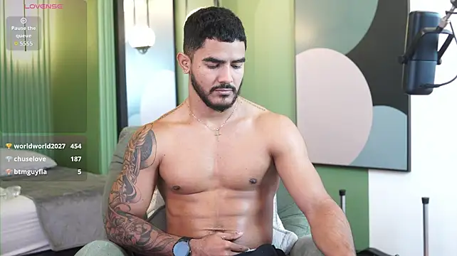 צ'אט XXX בשידור חי של Reik_Vonn