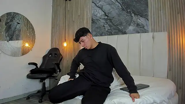 צ'אט XXX בשידור חי של dark_ay