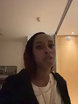 Chat +18 de Your_Paris ao vivo
