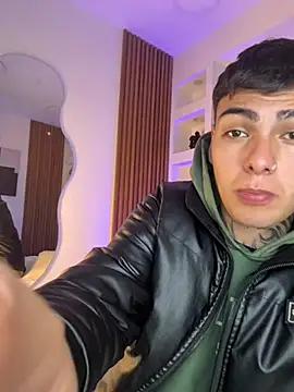 Chat +18 de Canili_Hot ao vivo