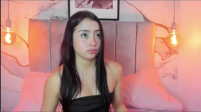Chat +18 de Leah_Brm ao vivo