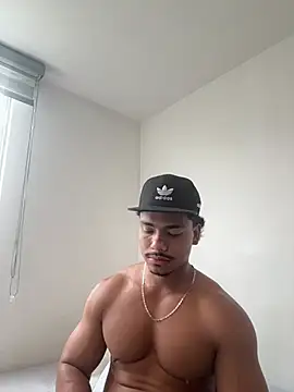 XavierColeman Adlı Modelin Canlı XXX Sohbeti