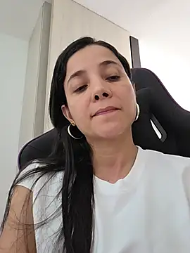 miaeyex's Live XXX Chat
