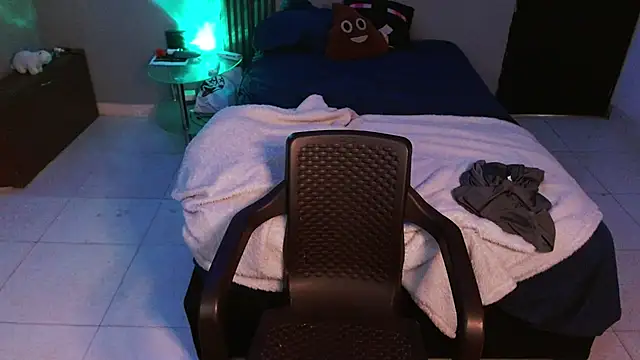 دردشة Mr_yisuzz الجنسية المباشرة