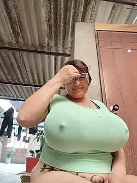 Chat XXX ao vivo de AlexxiaaMat