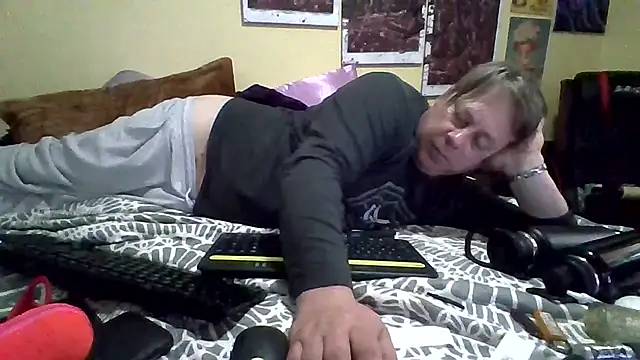 Czat XXX na żywo – Mic_Oxinner