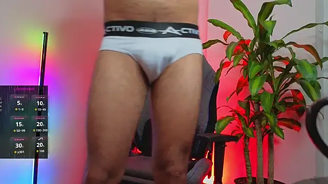 Hamiltonng12's Live XXX Chat