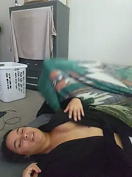 XXX chat uživo modela cinnaminnie