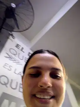 צ'אט XXX בשידור חי של Colibri_xxx