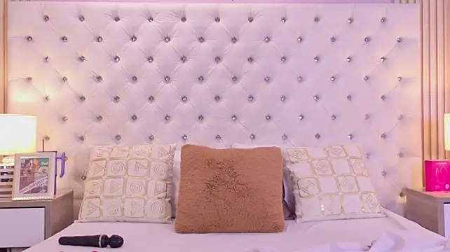 VaniaRouse's Live XXX Chat