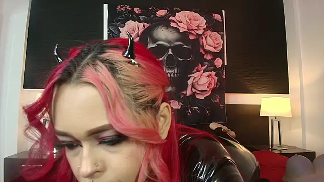 EvaaFoxxy1 XXX чат на живо