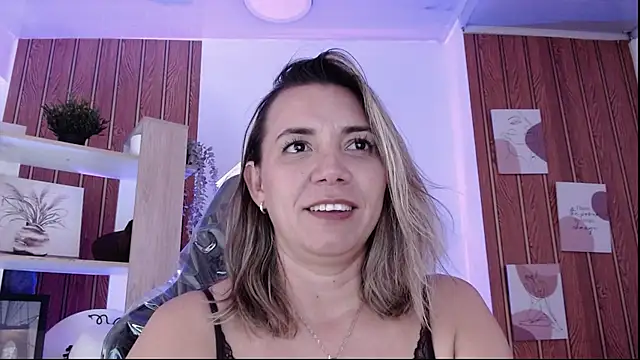 milfsecret69 élő XXX-chatje