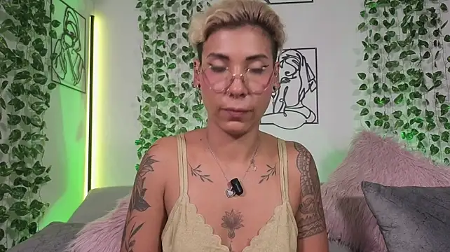 Živý XXX chat MiaMorgan_