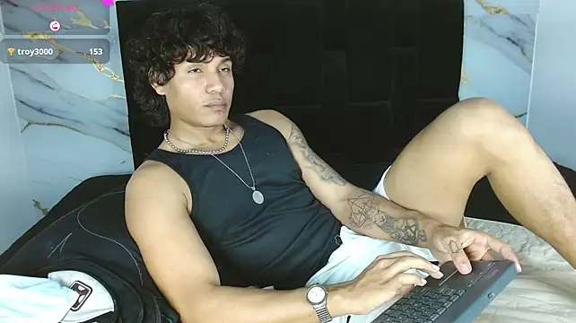 MaximilianRoth's Live XXX Chat