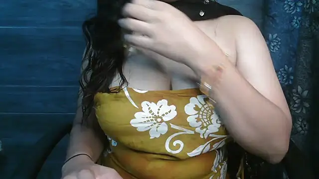 Naughty-Riya Live XXX-Chat