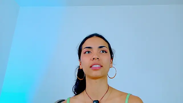 XXX chat uživo modela kimandlu