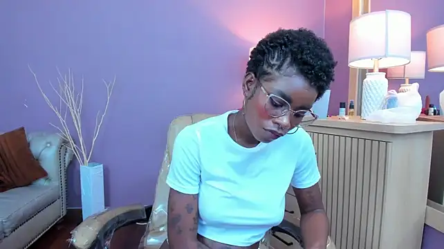 Chat +18 de amber-hill ao vivo