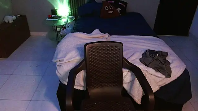 Mr_yisuzz's Live XXX Chat