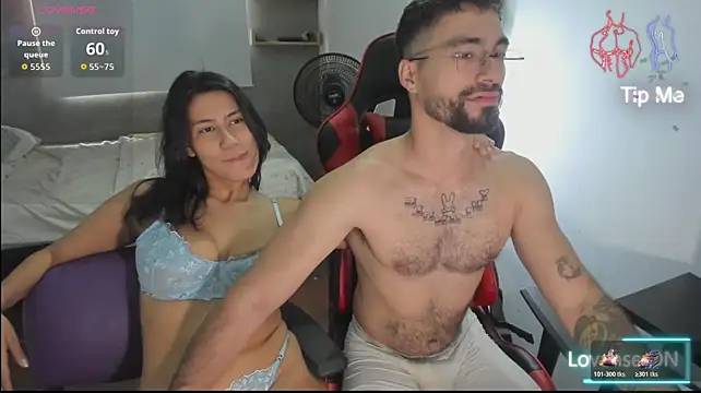 Chat +18 de Two_Shades ao vivo