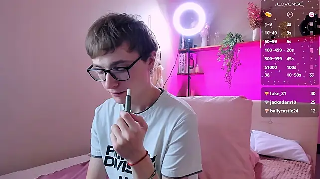Czat XXX na żywo – Emmit_Barker
