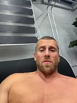 Chatroom XXX en direct de Johnytrain