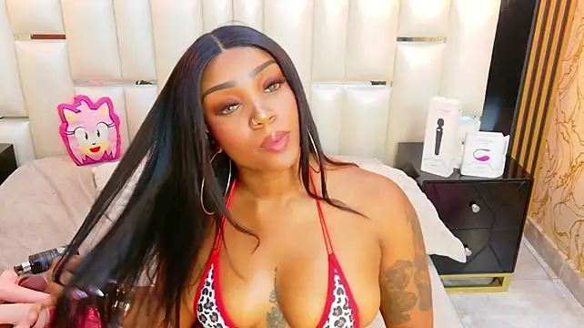 SalomeRestrepo Adlı Modelin Canlı XXX Sohbeti