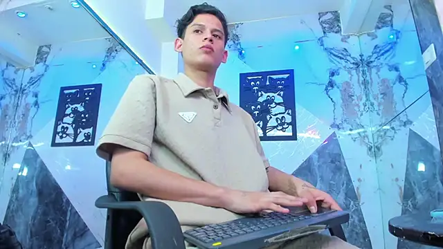 Brianhot0F – Live XXX-chat