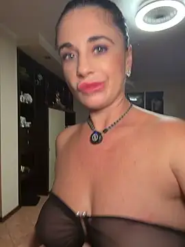 Chat +18 de Eva_Pearl ao vivo