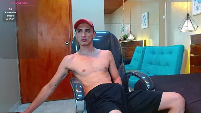 FelipeFriendly live XXX chat