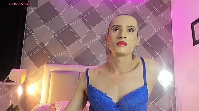 Shantal_fit: онлайн-секс-чат