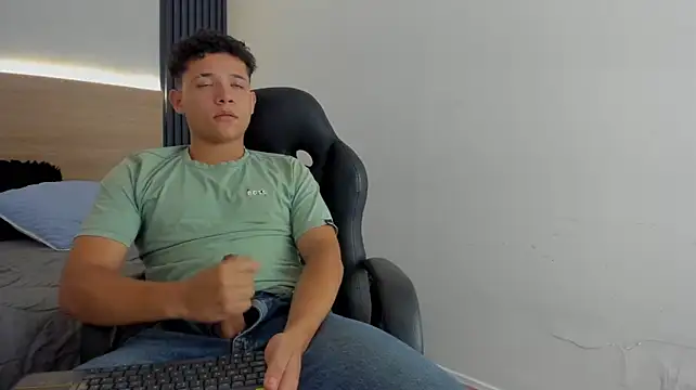 Axel_West8n Live XXX chat