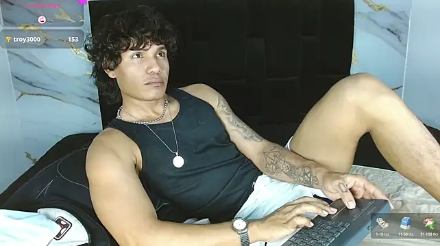 MaximilianRoth's Live XXX Chat