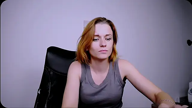 PeppyMia Adlı Modelin Canlı XXX Sohbeti
