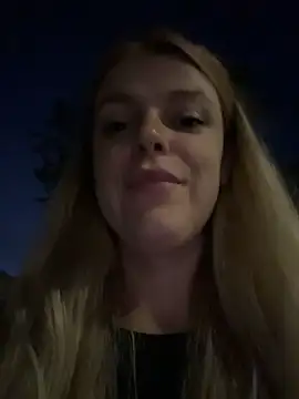 Chat XXX en directo de HarrietDart