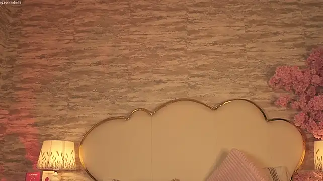 SenniaBella Adlı Modelin Canlı XXX Sohbeti