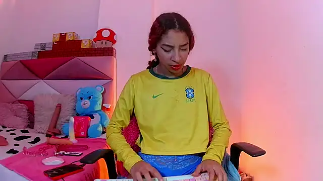 Tinyy_Star Adlı Modelin Canlı XXX Sohbeti