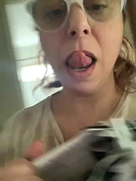 Chat +18 de LupitaHaze ao vivo