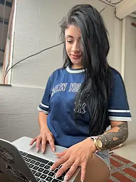 lucianaroy Live XXX-chat